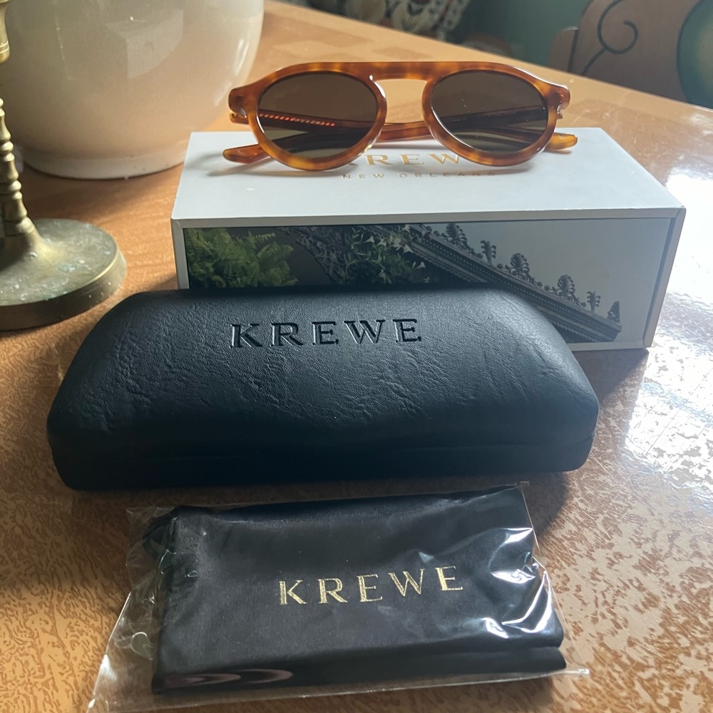 KREWE Cameron orange tortoise sunglasses with UV protection and og. packaging